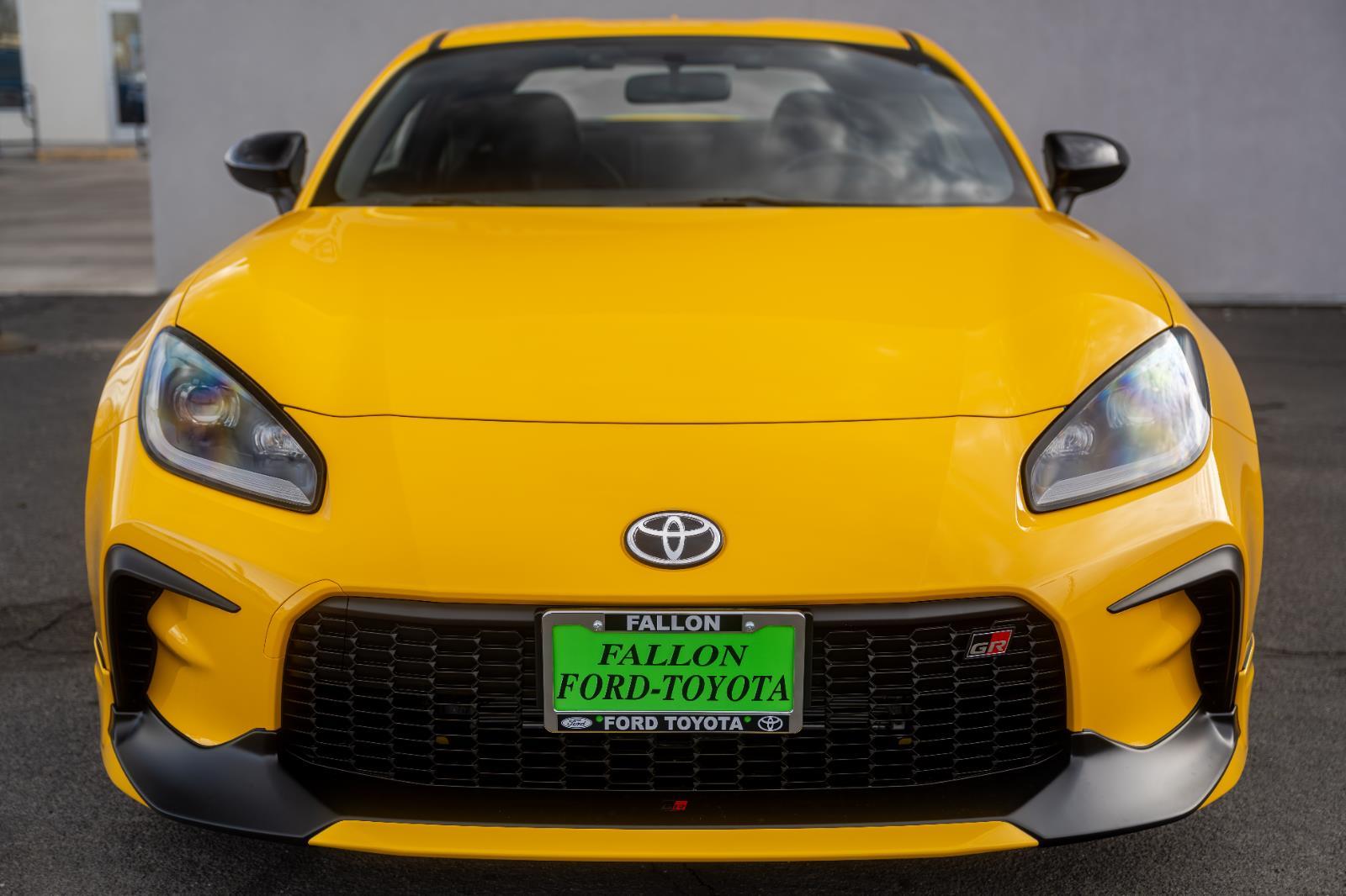 2026 Toyota GR86 Yuzu Edition - Photo 8