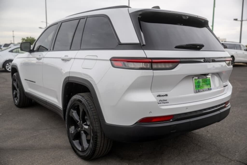 Used 2024 Jeep Grand Cherokee Limited SUV