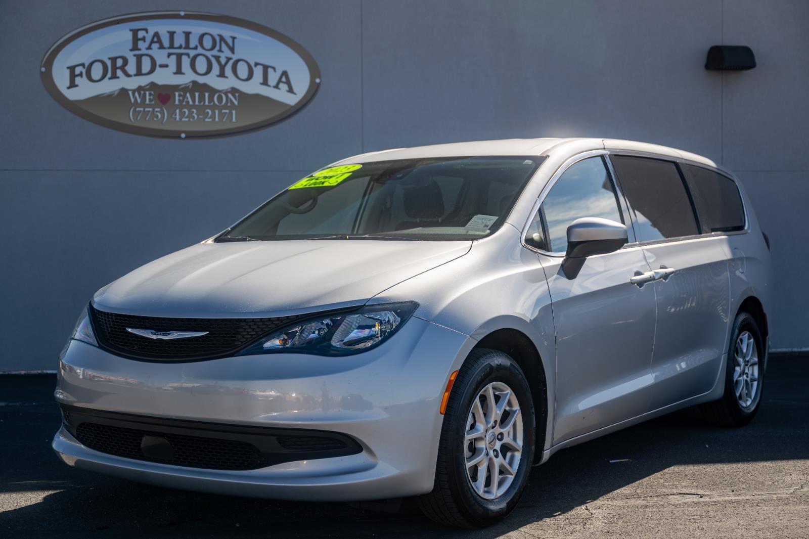 2023 Chrysler Voyager LX
