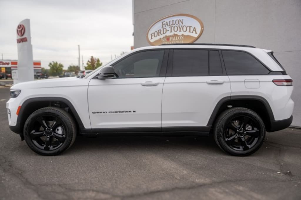 Used 2024 Jeep Grand Cherokee Limited SUV