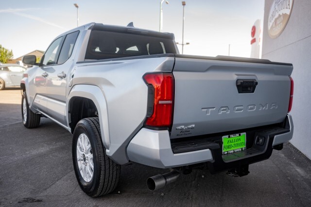 2025 Toyota Tacoma SR5 photo 3