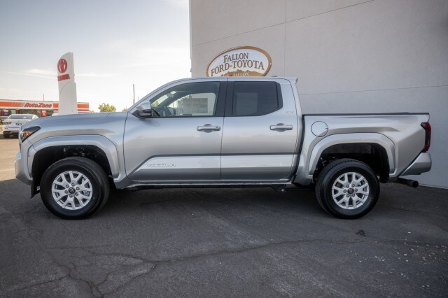 2025 Toyota Tacoma SR5 photo 2
