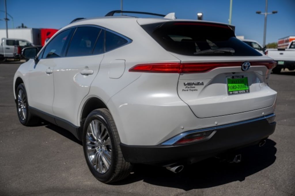 Used 2024 Toyota Venza XLE SUV