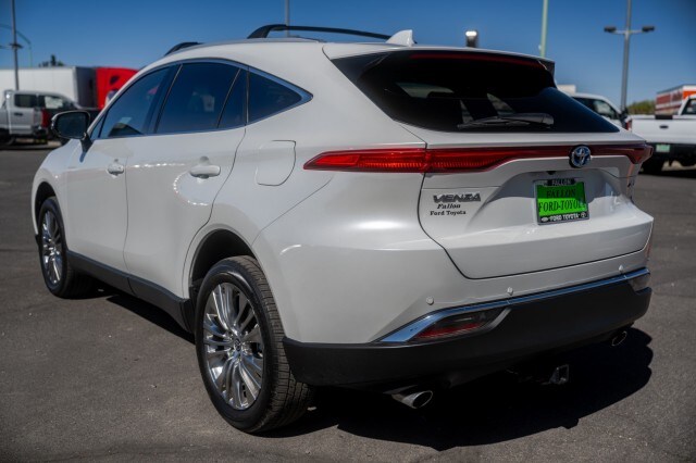 2024 Toyota Venza XLE photo 3