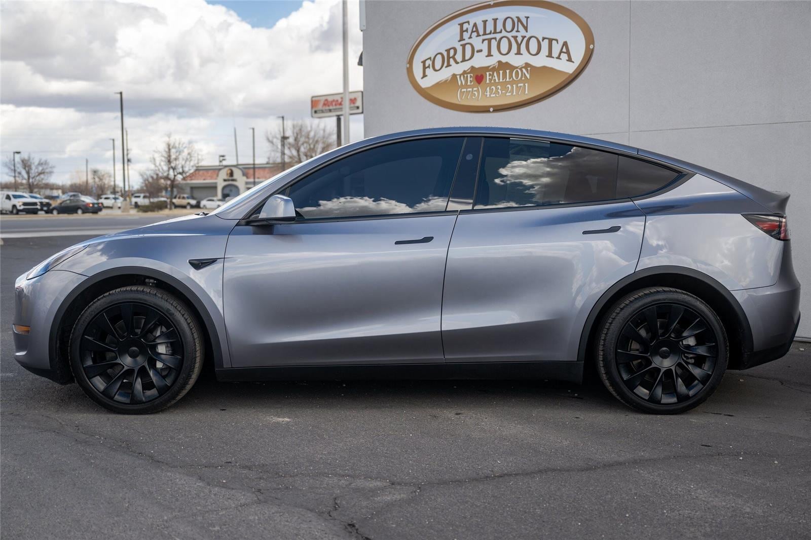 Used 2024 Tesla Model Y Long Range with VIN 7SAYGDEEXRA294533 for sale in Fallon, NV