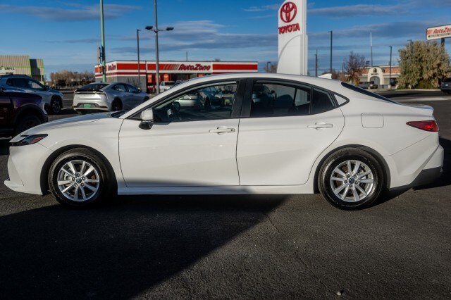 2025 Toyota Camry LE photo 2