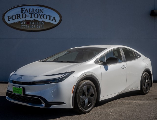 2026 Toyota Prius SE's photo