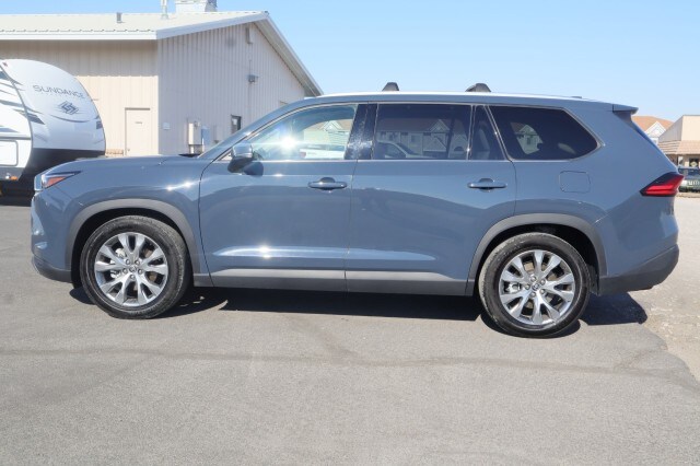 2024 Toyota Grand Highlander Limited photo 3