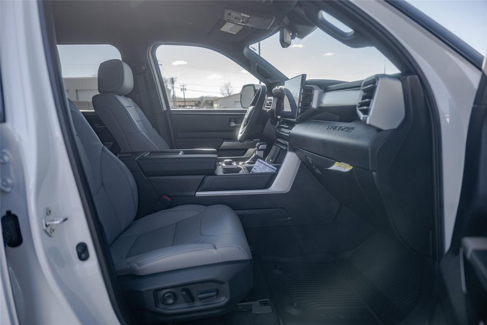 2026 Toyota Tundra SR5 - Photo 13