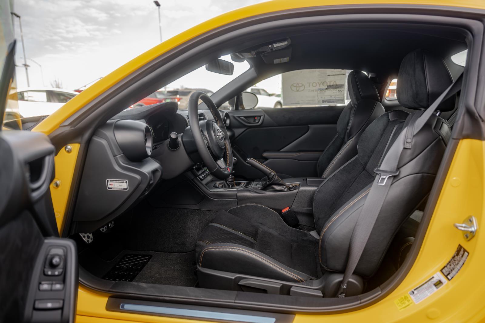 2026 Toyota GR86 Yuzu Edition - Photo 9