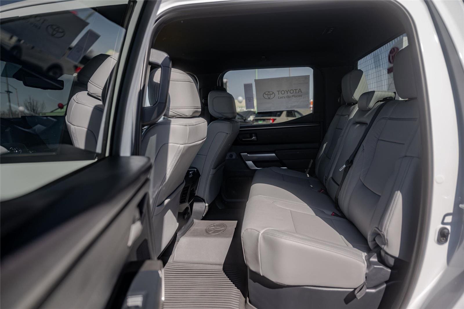 2026 Toyota Tundra SR5 - Photo 11