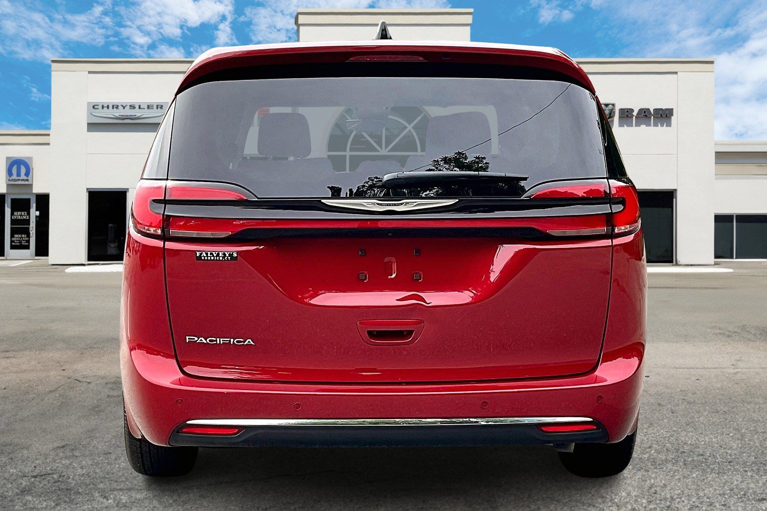 2024 Chrysler Pacifica Touring L photo 4