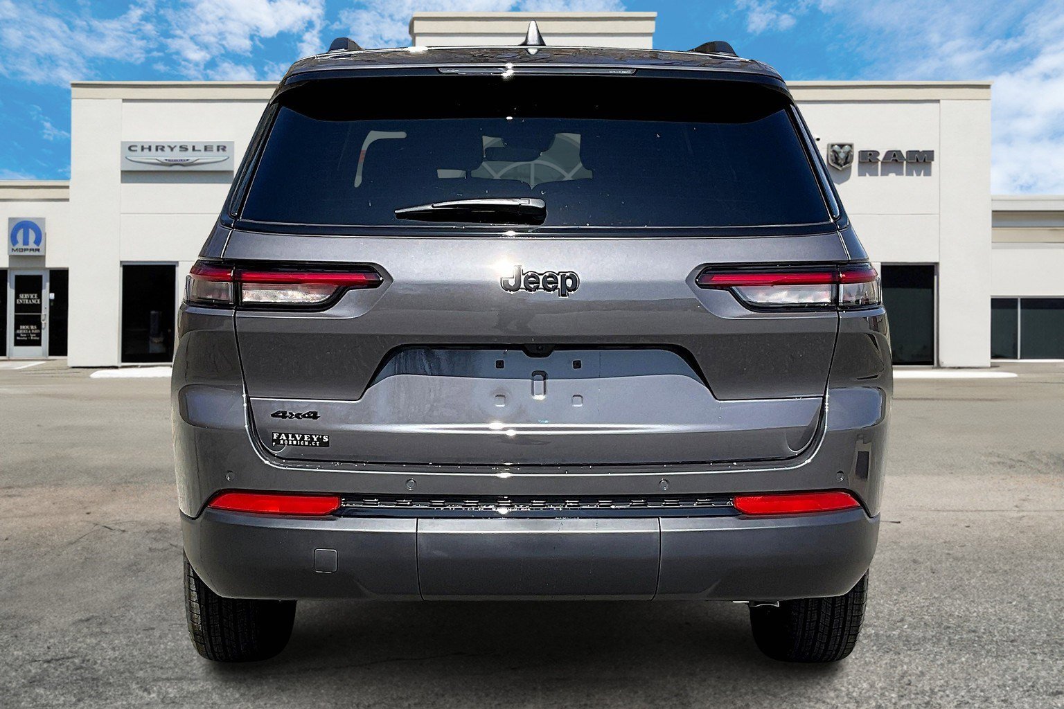 2025 Jeep Grand Cherokee Altitude photo 4