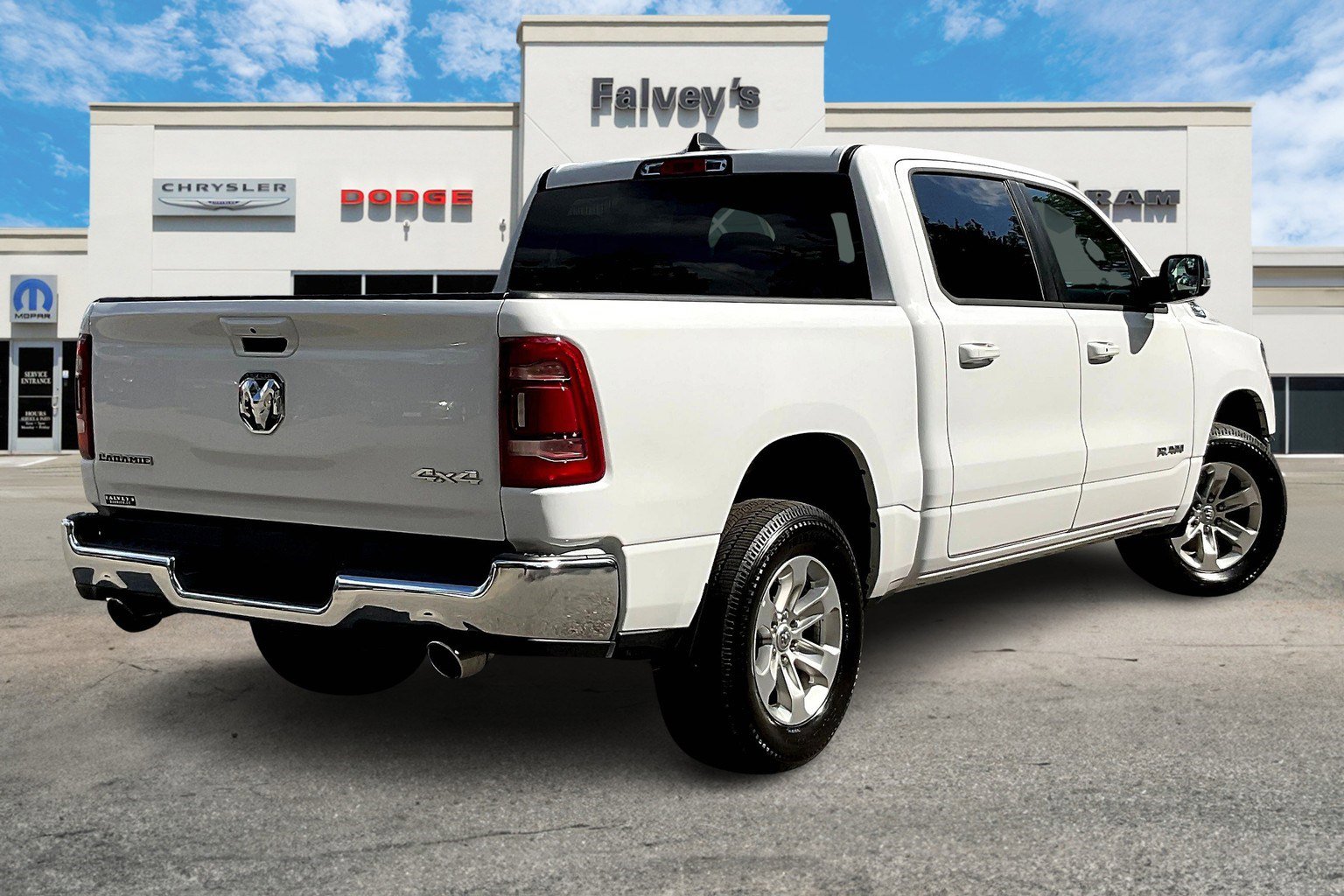 2024 Ram 1500 Laramie photo 2