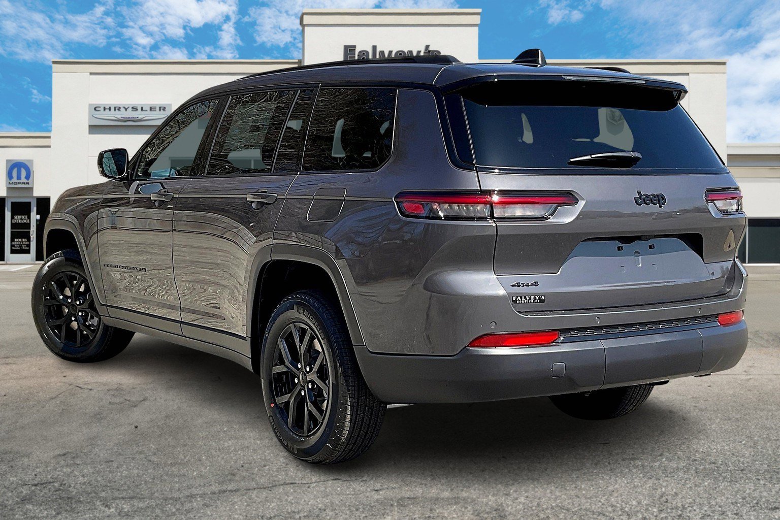 2025 Jeep Grand Cherokee Altitude photo 3