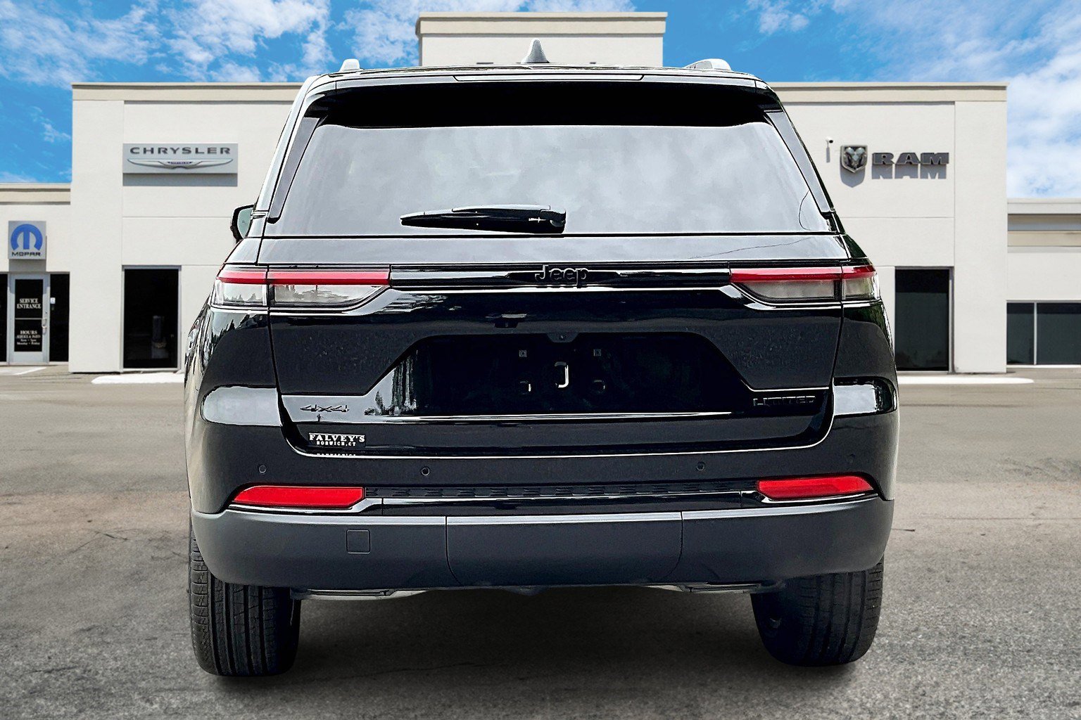 2025 Jeep Grand Cherokee Limited photo 2