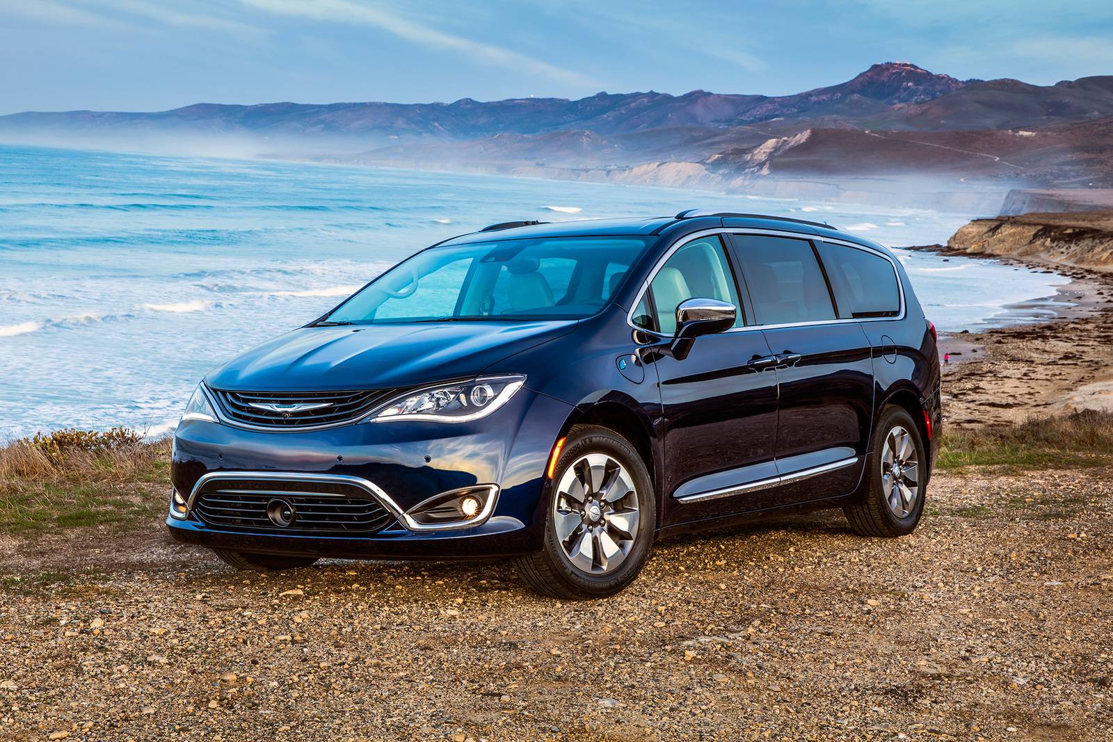Chrysler Pacifica Hybrid.jpg