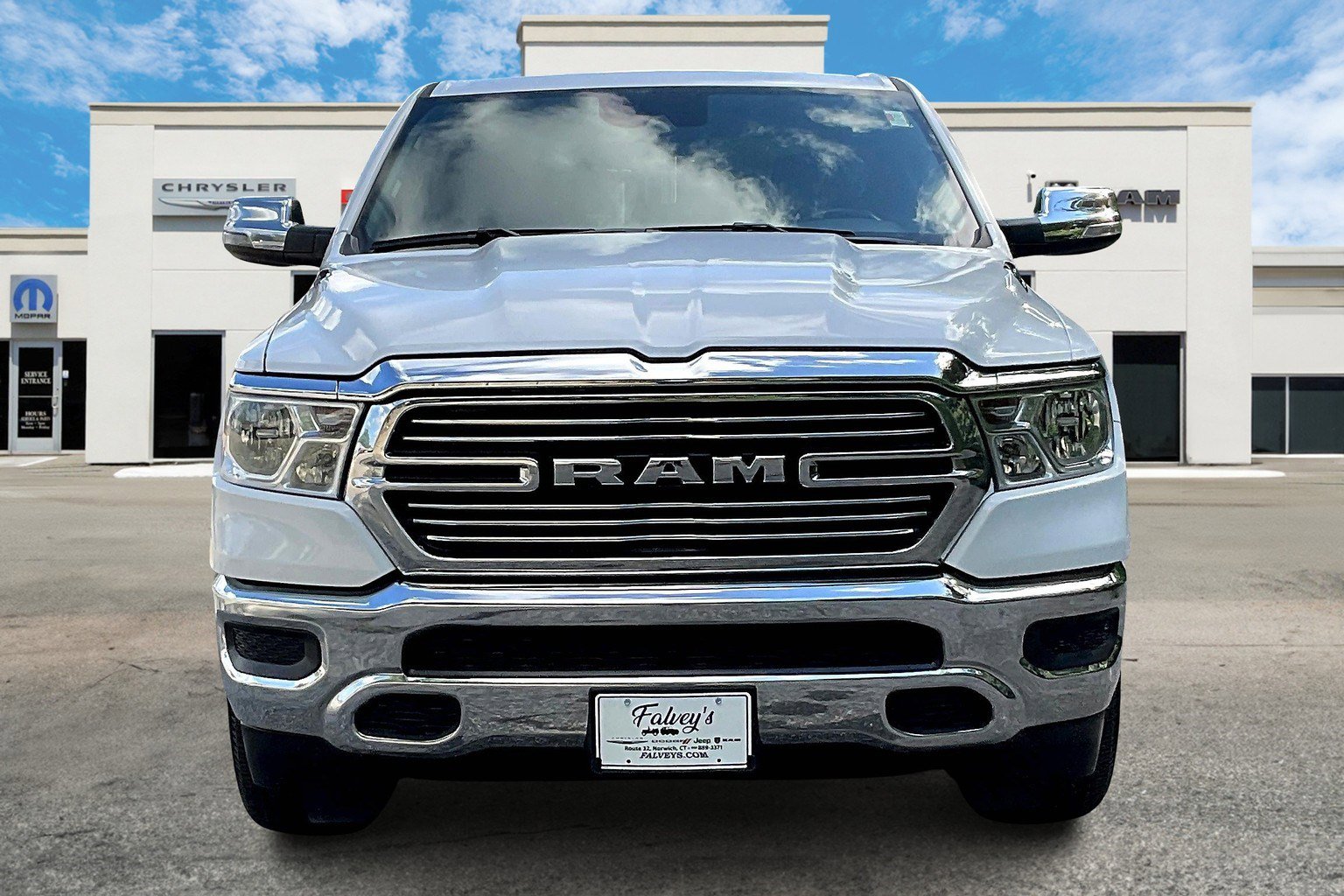 2024 Ram 1500 Laramie photo 3