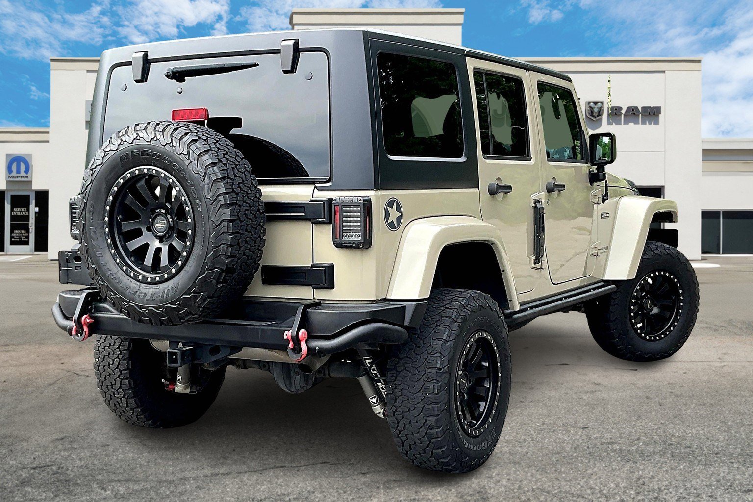 2018 Jeep Wrangler Unlimited Sport photo 2