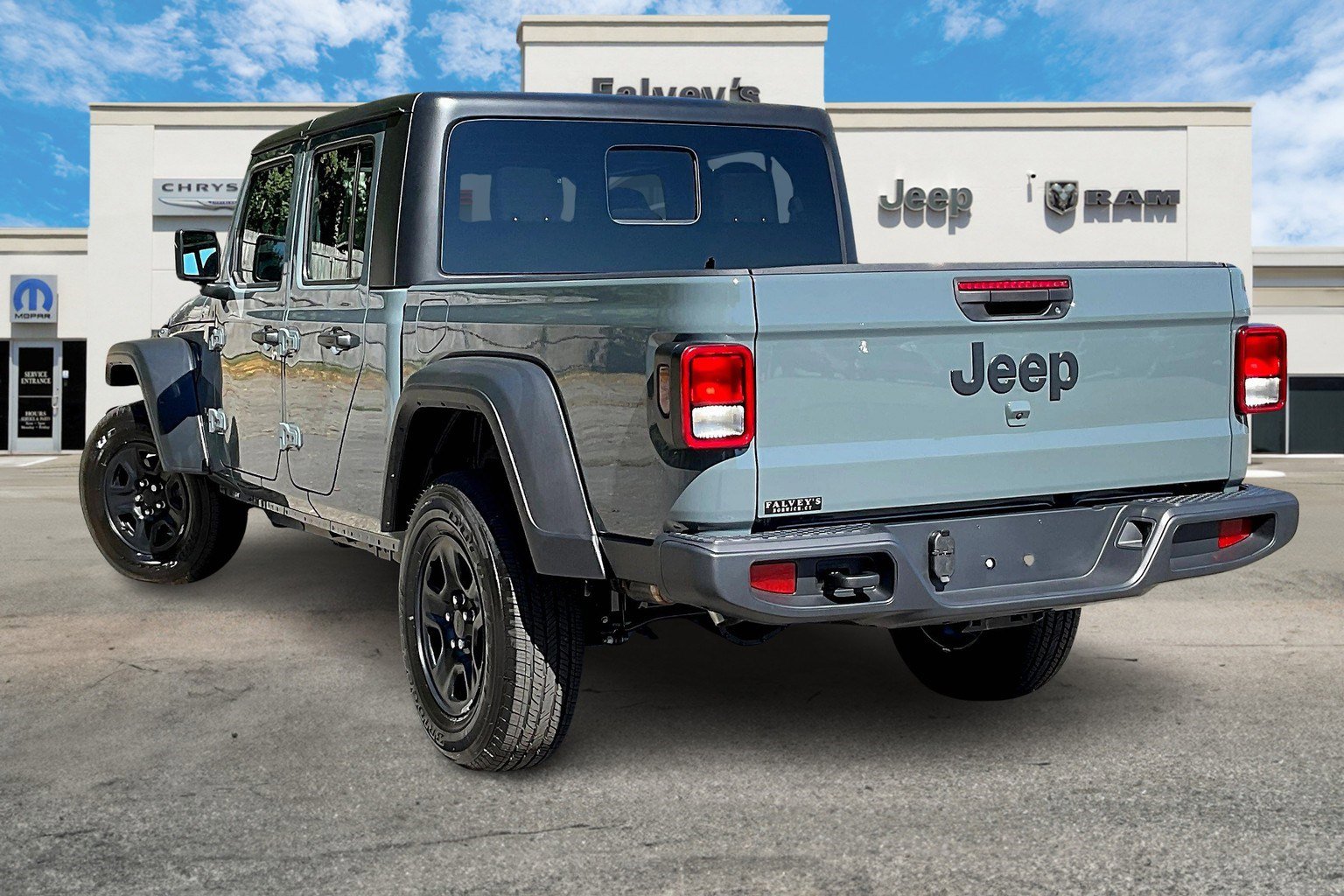 2025 Jeep Gladiator Sport photo 3