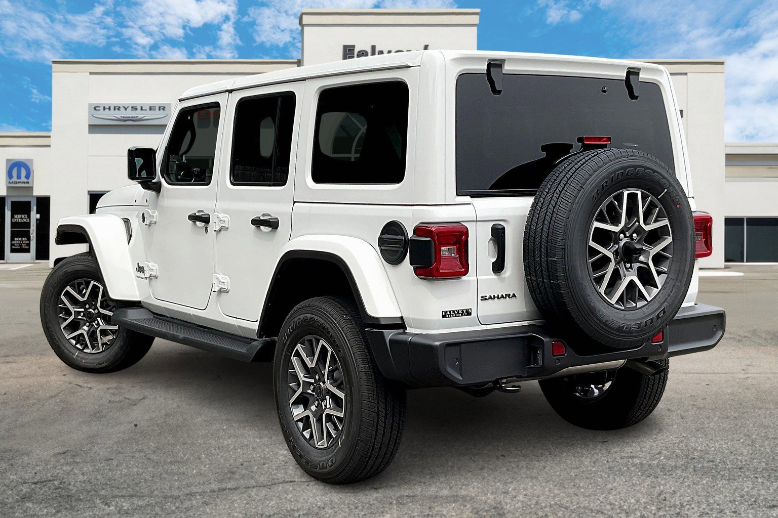 2025 Jeep Wrangler Sahara photo 3