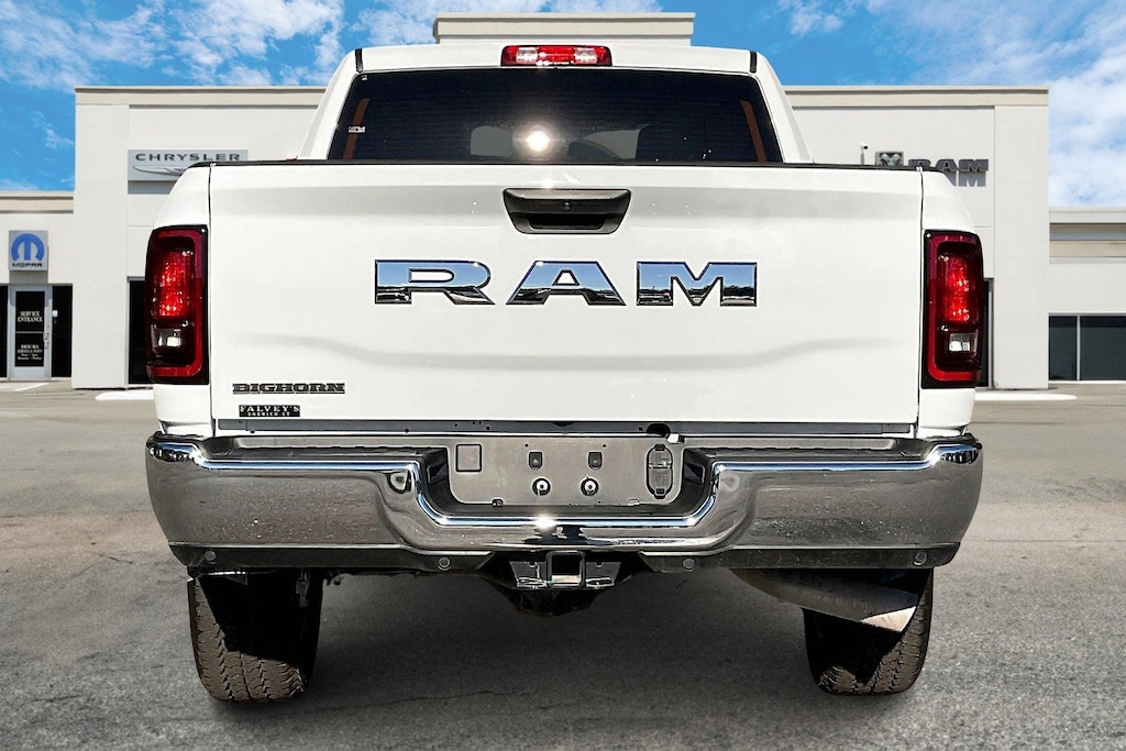 New 2026 Ram 2500 BIG HORN CREW CAB 4X2 6'4 BOX Pickup