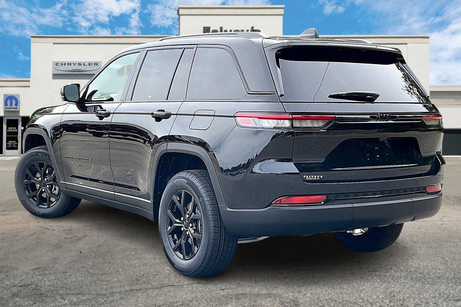 2025 Jeep Grand Cherokee Altitude photo 3