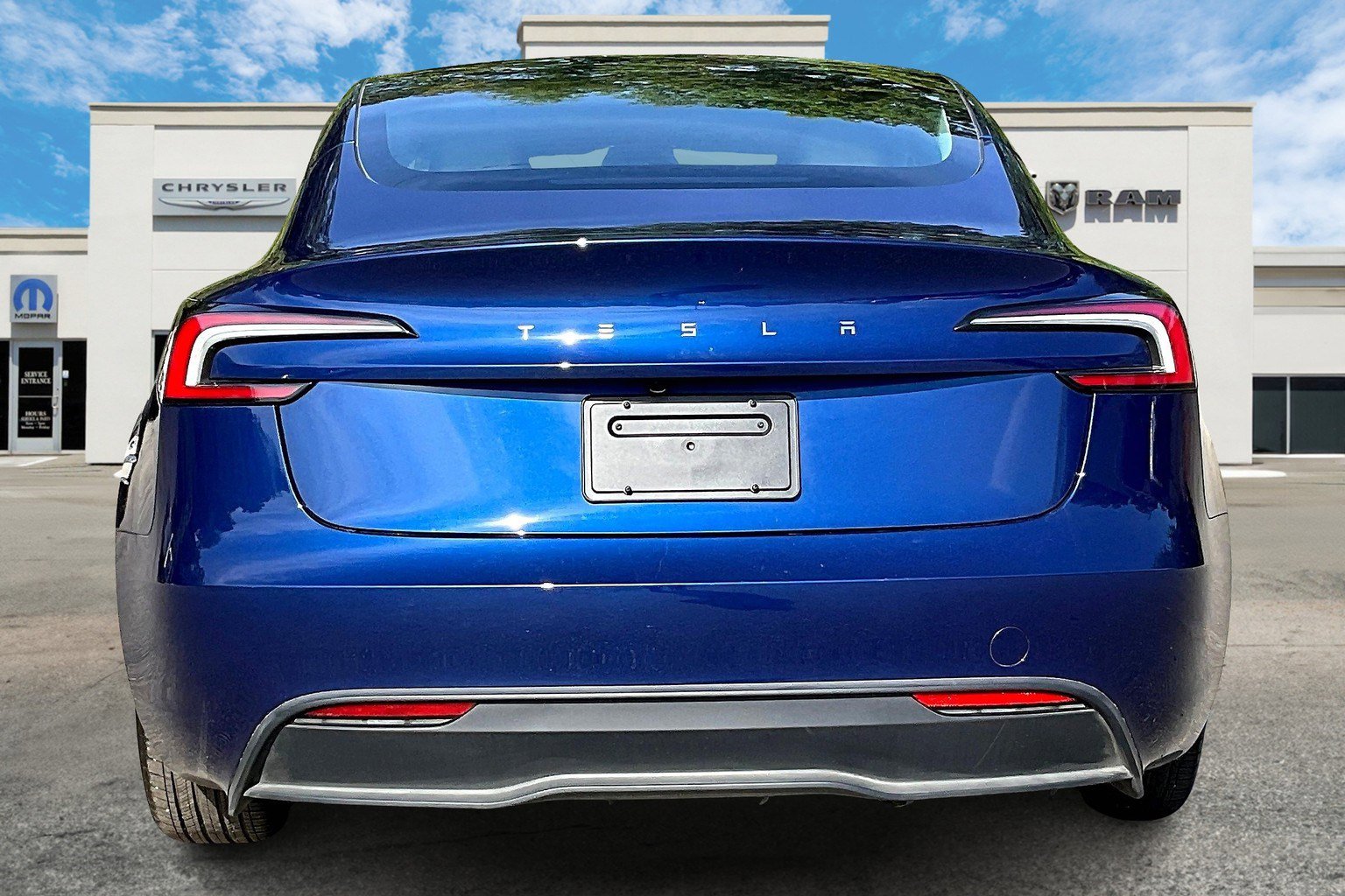 2025 Tesla Model 3 Long Range photo 4