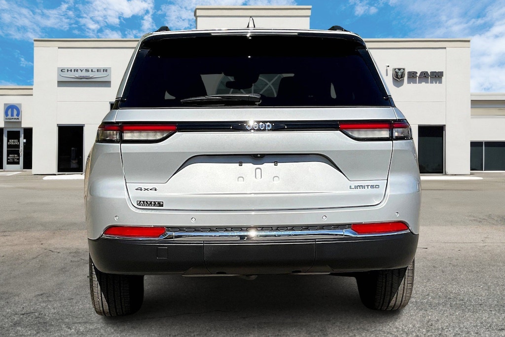 Used 2023 Jeep Grand Cherokee Limited SUV