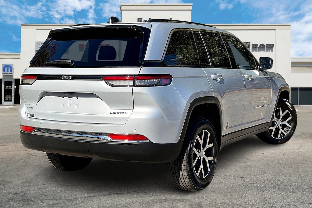 Used 2023 Jeep Grand Cherokee Limited SUV