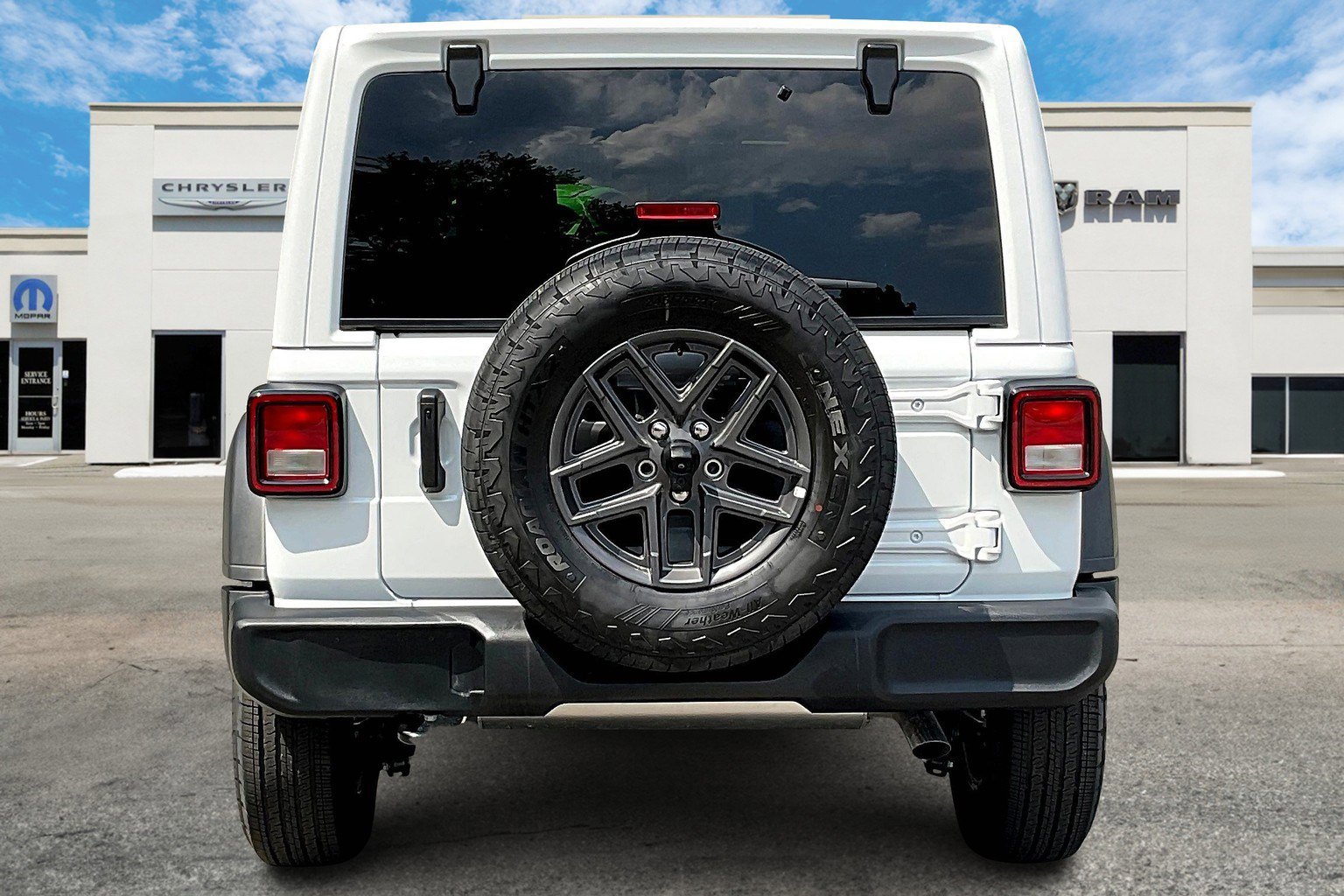 2025 Jeep Wrangler Sport S photo 4