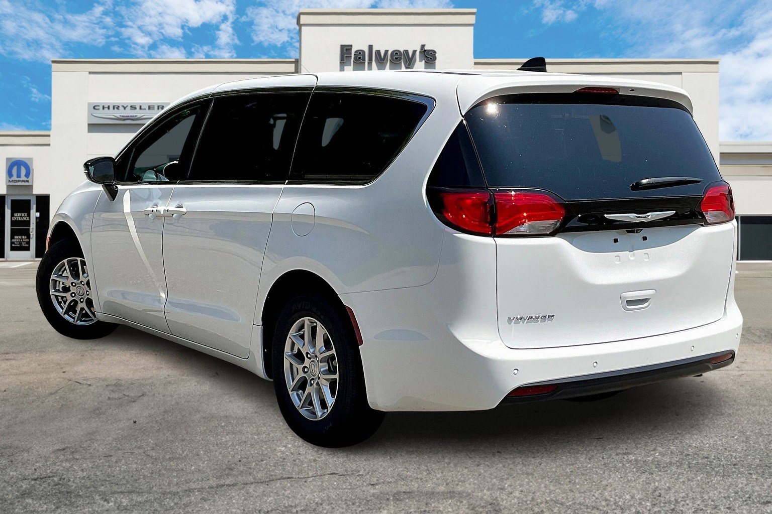 2026 Chrysler Voyager LX photo 3