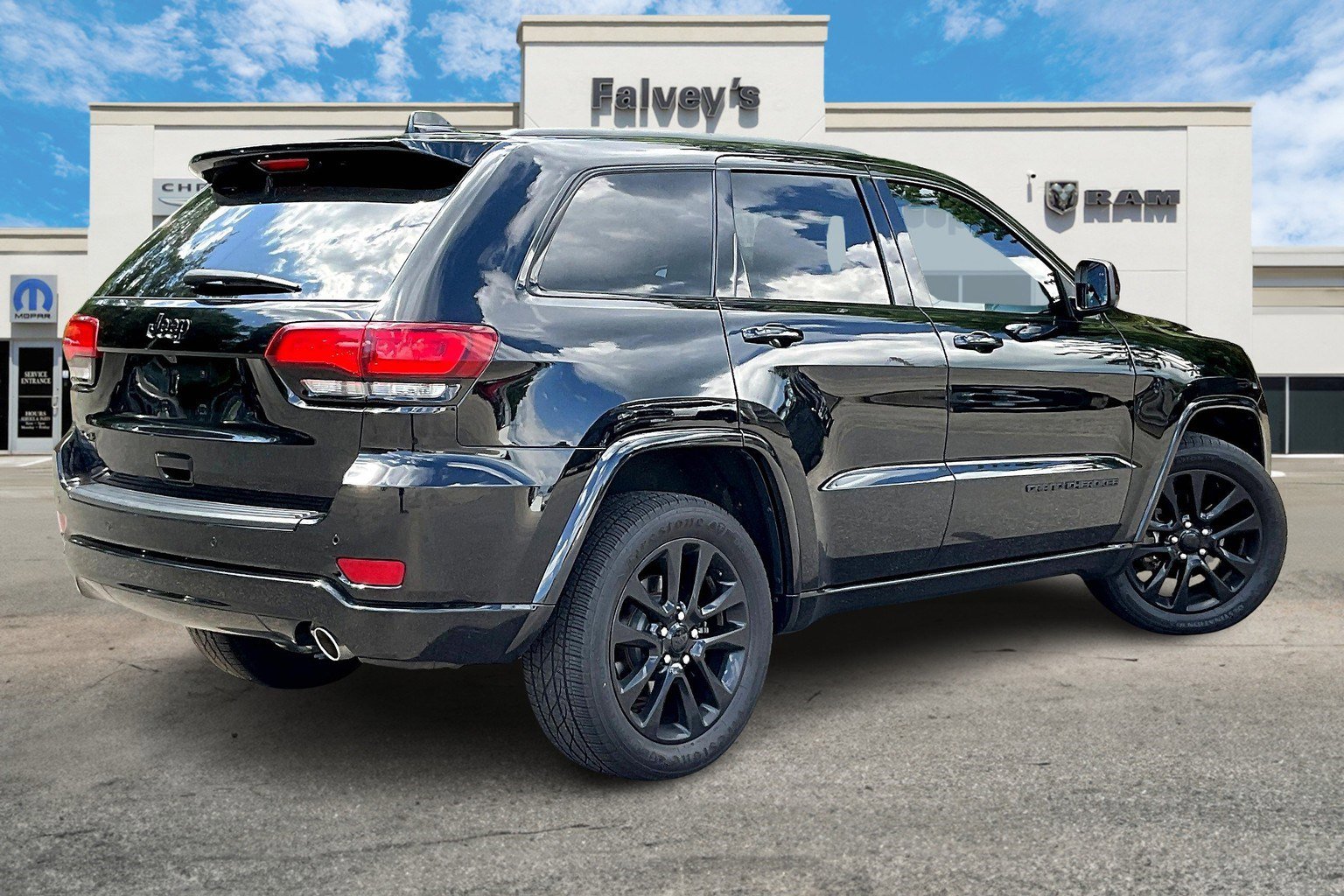 Used 2019 Jeep Grand Cherokee Altitude with VIN 1C4RJFAG4KC573410 for sale in Norwich, CT