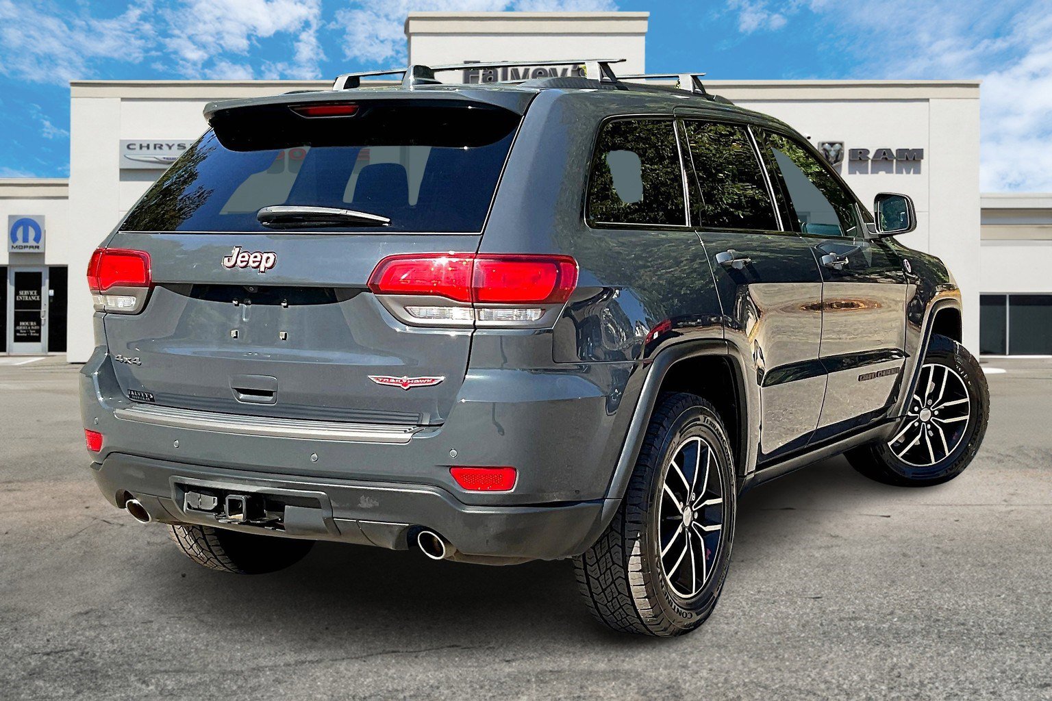 2017 Jeep Grand Cherokee Trailhawk photo 2