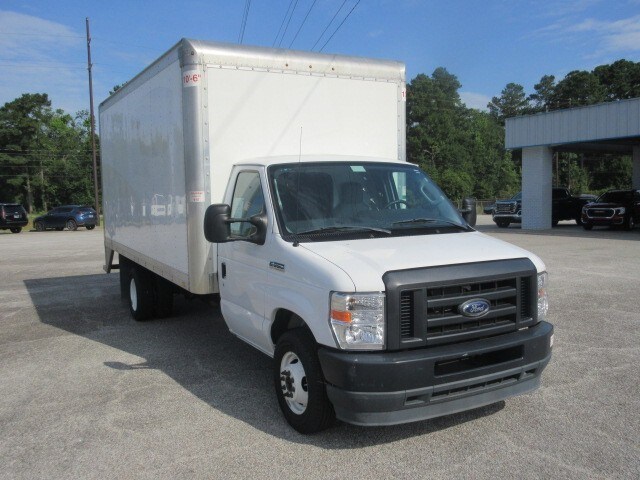 2021 Ford E-350 photo 4