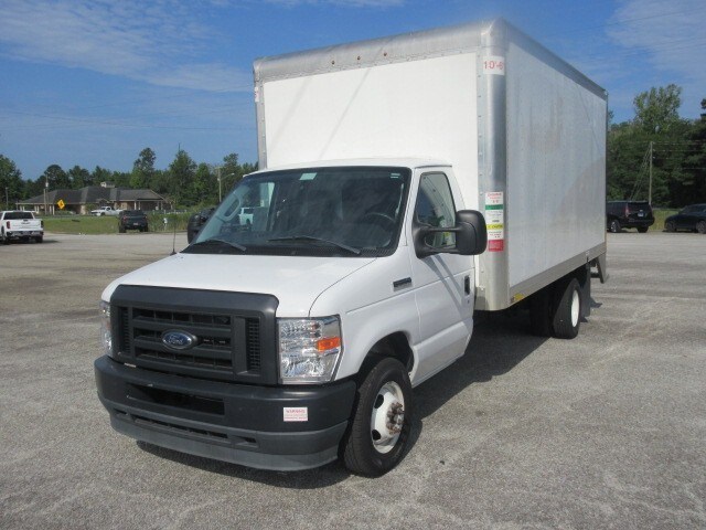 2021 Ford E-350 photo 2