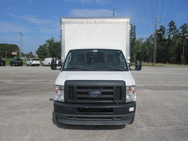 2021 Ford E-350 photo 3