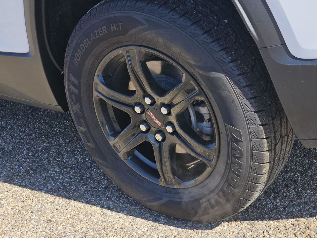 2022 GMC Acadia AT4 - Photo 7