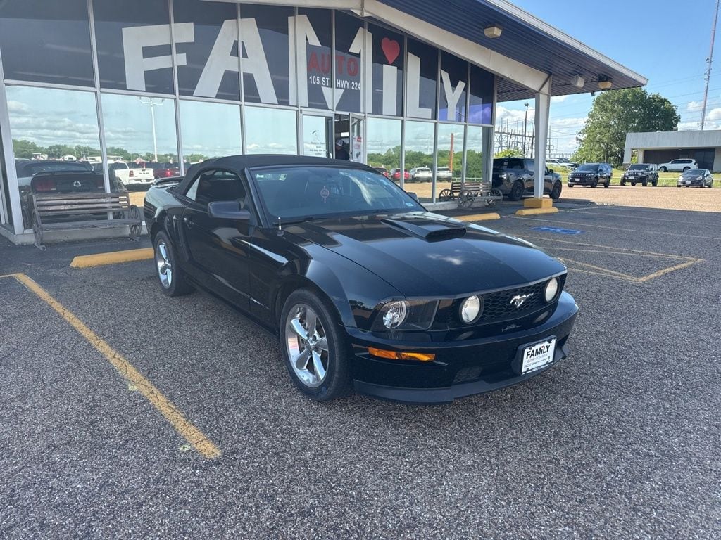 2009 Ford Mustang's photo