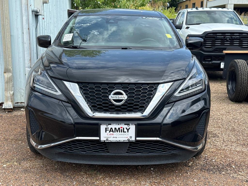 2022 Nissan Murano S photo 2