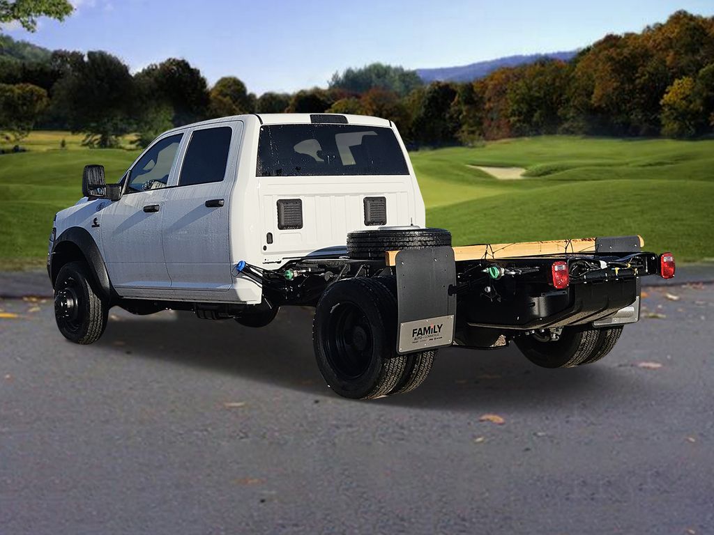 2026 Ram 5500 Tradesman photo 3