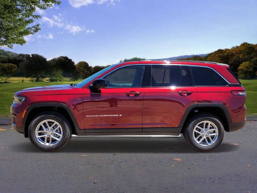 2024 Jeep Grand Cherokee Laredo X photo 3