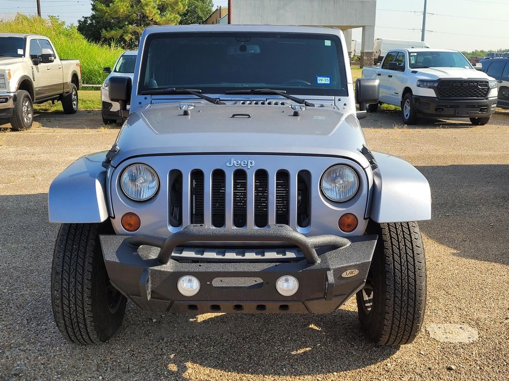2013 Jeep Wrangler Sahara photo 2