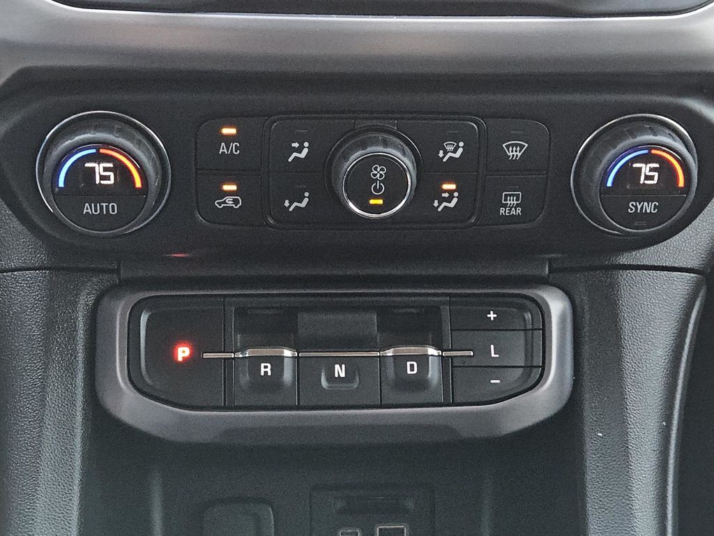 2022 GMC Acadia AT4 - Photo 13