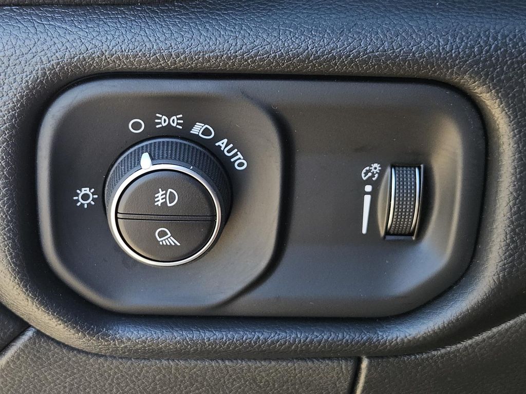 2025 RAM 2500 Tradesman - Photo 18