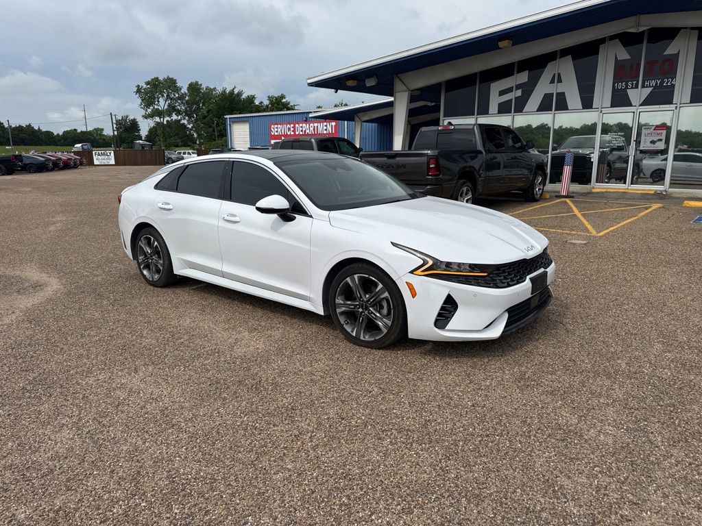 2022 Kia Optima EX FWD's photo