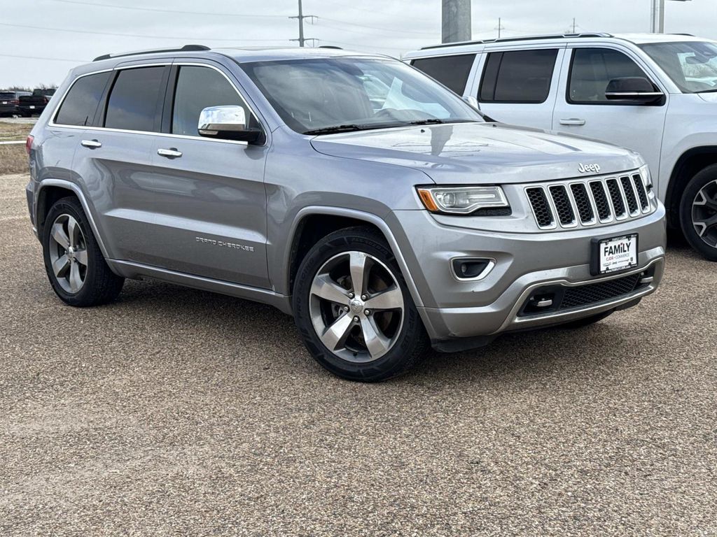 2016 Jeep Grand Cherokee Overland's photo