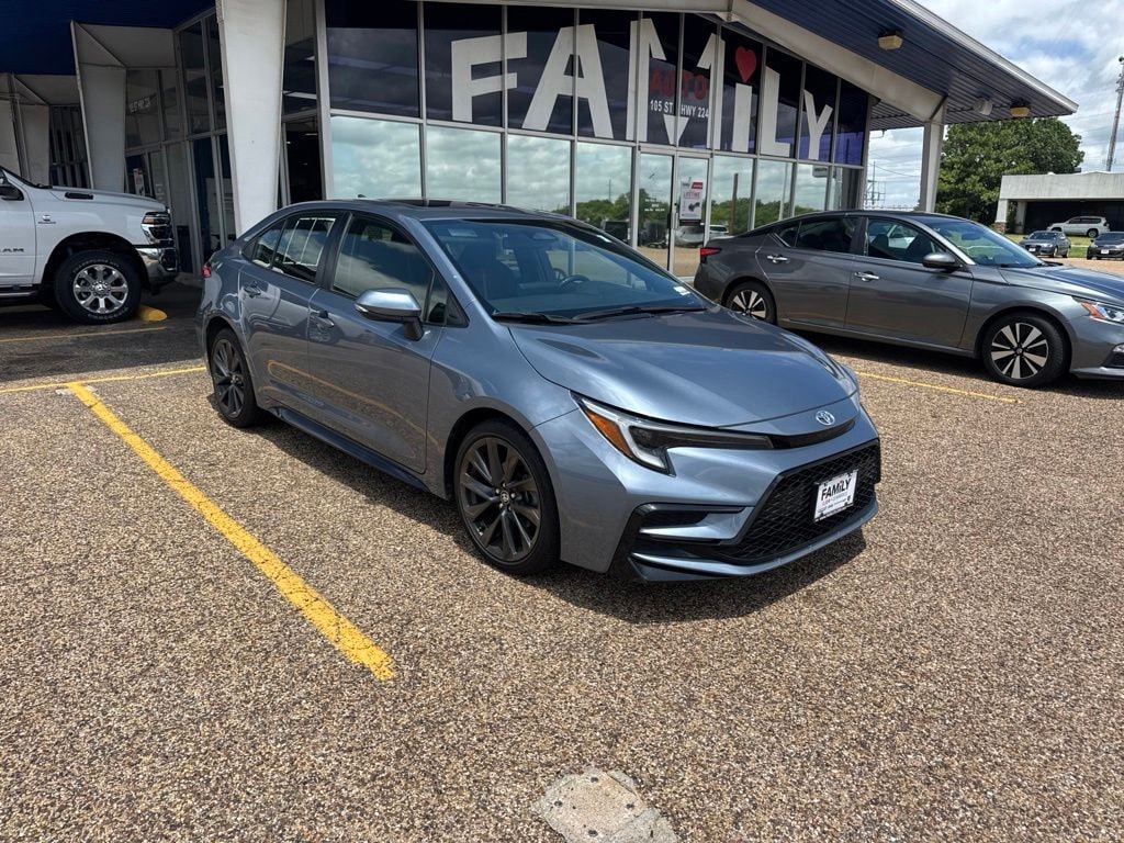Used 2024 Toyota Corolla SE Sedan