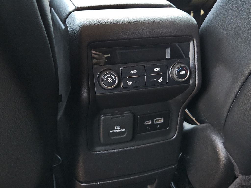 2022 GMC Acadia AT4 - Photo 31
