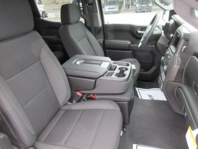 2025 Chevrolet Silverado 1500 Custom - Photo 13